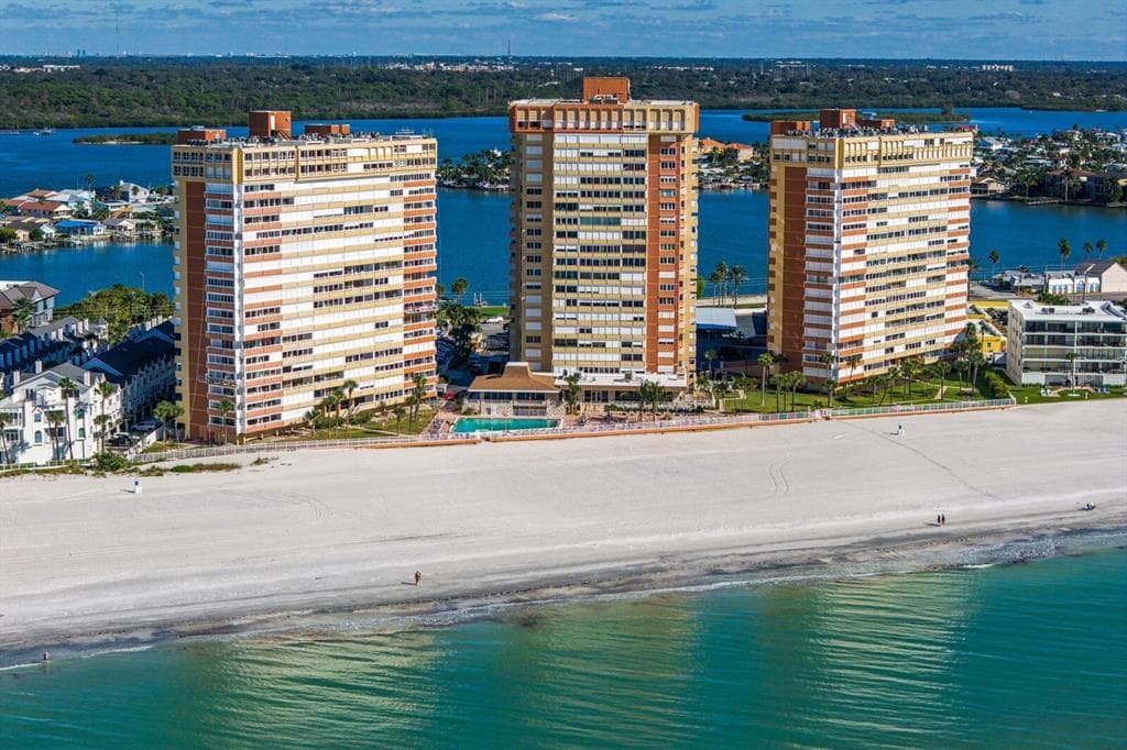 17900 GULF BOULEVARD 6A photo 24