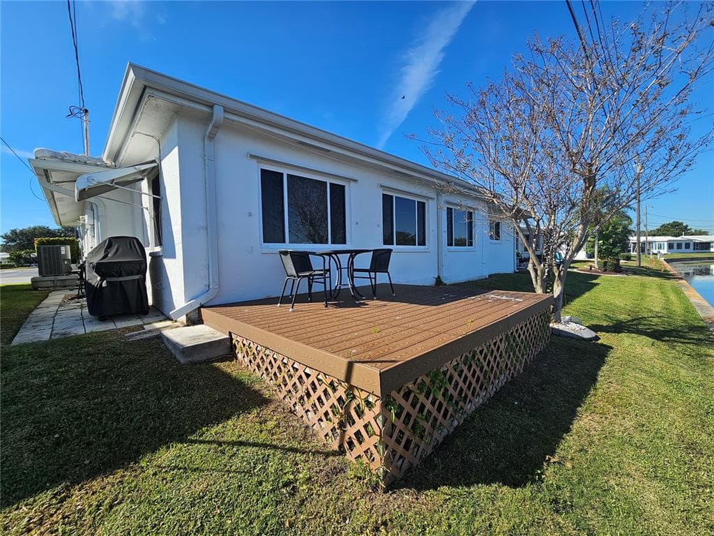 9705 MAINLANDS BOULEVARD W photo 16