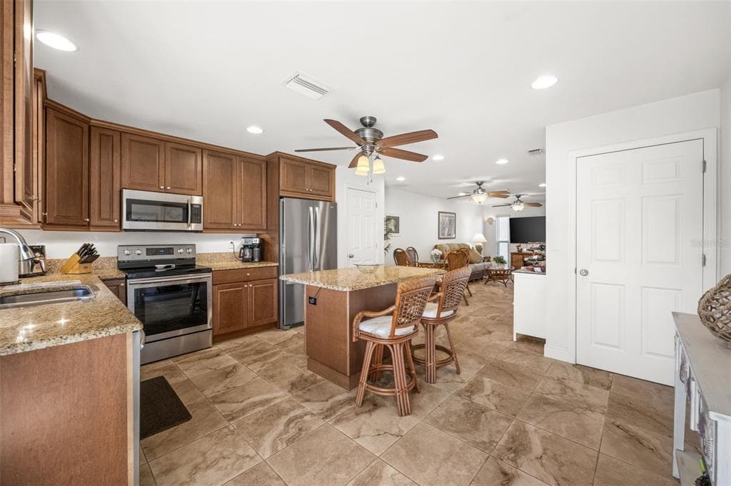 4803 SW SANTA BARBARA COURT 8 photo 5