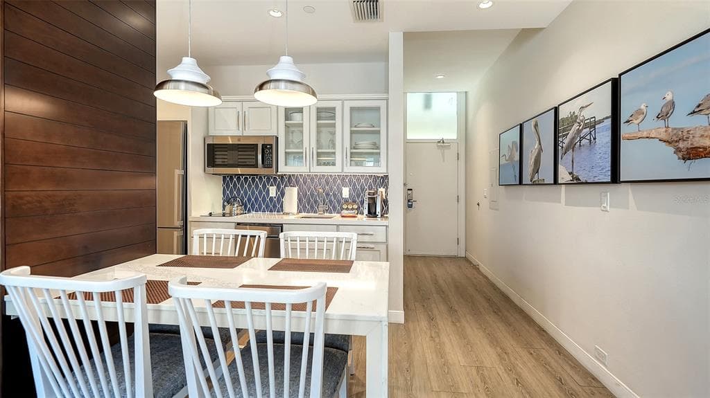 225 SANDS POINT ROAD 6201 photo 12