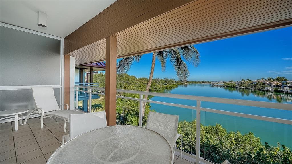 225 SANDS POINT ROAD 6201 photo 9