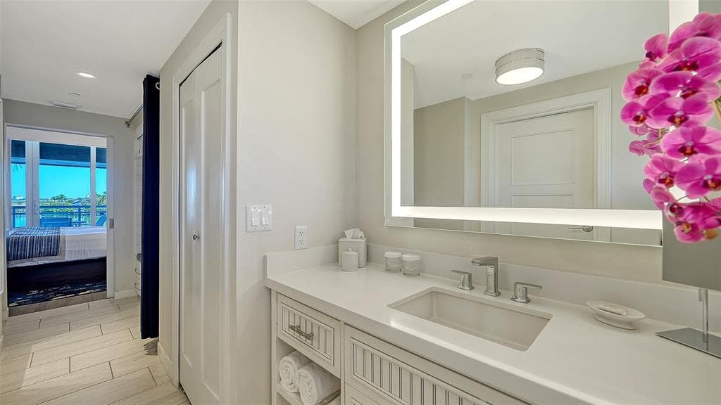 225 SANDS POINT ROAD 6201 photo 18