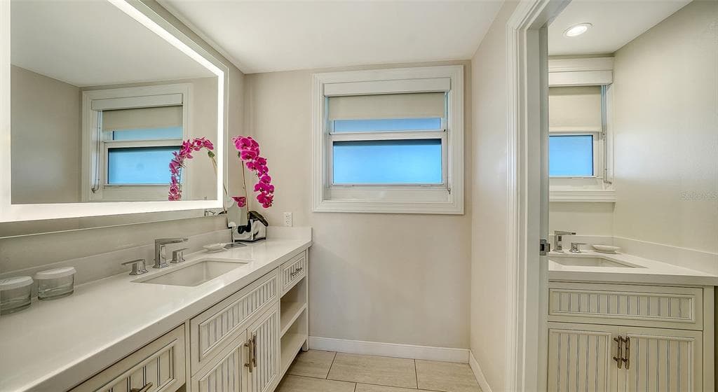 225 SANDS POINT ROAD 6201 photo 19