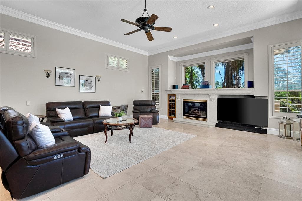 8707 SILVERTHORN ROAD photo 10