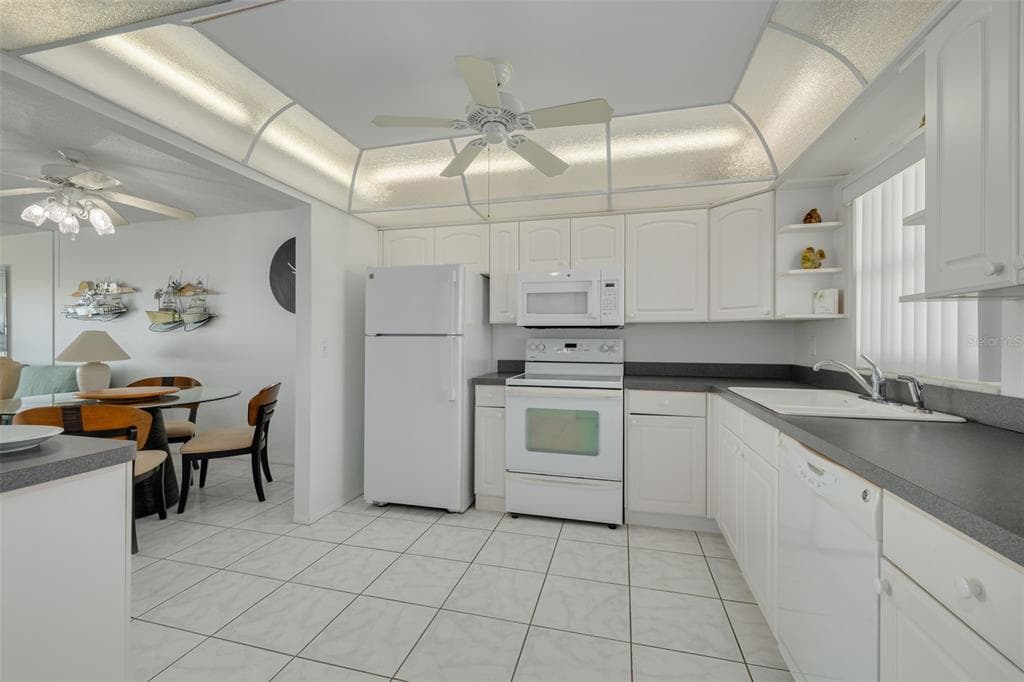 4525 COVE CIRCLE 1002 photo 17