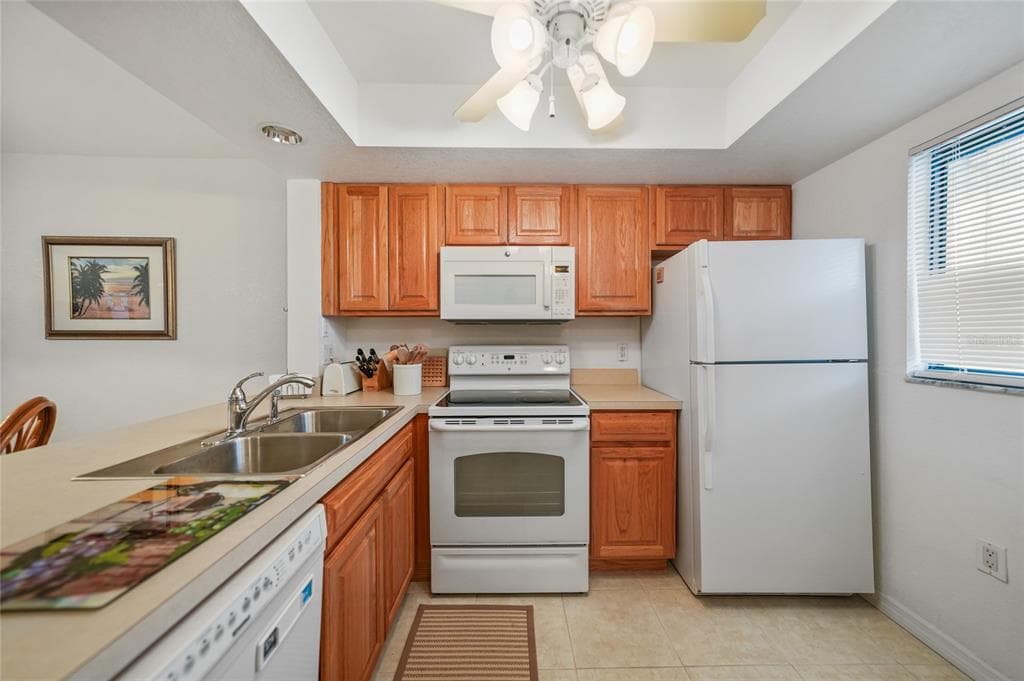 25225 RAMPART BOULEVARD 1607 photo 6