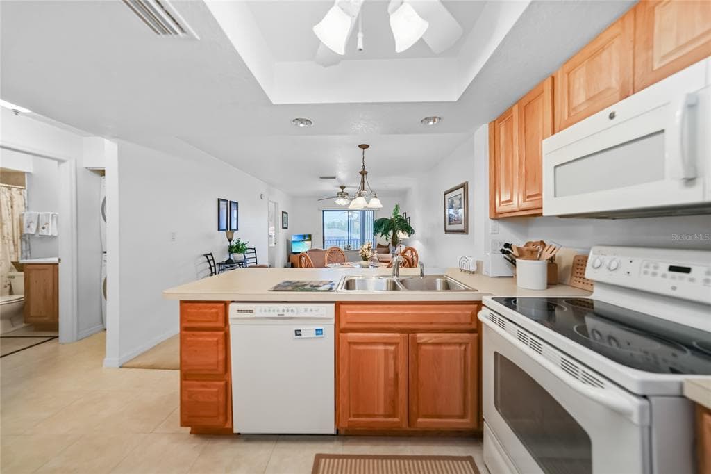 25225 RAMPART BOULEVARD 1607 photo 7