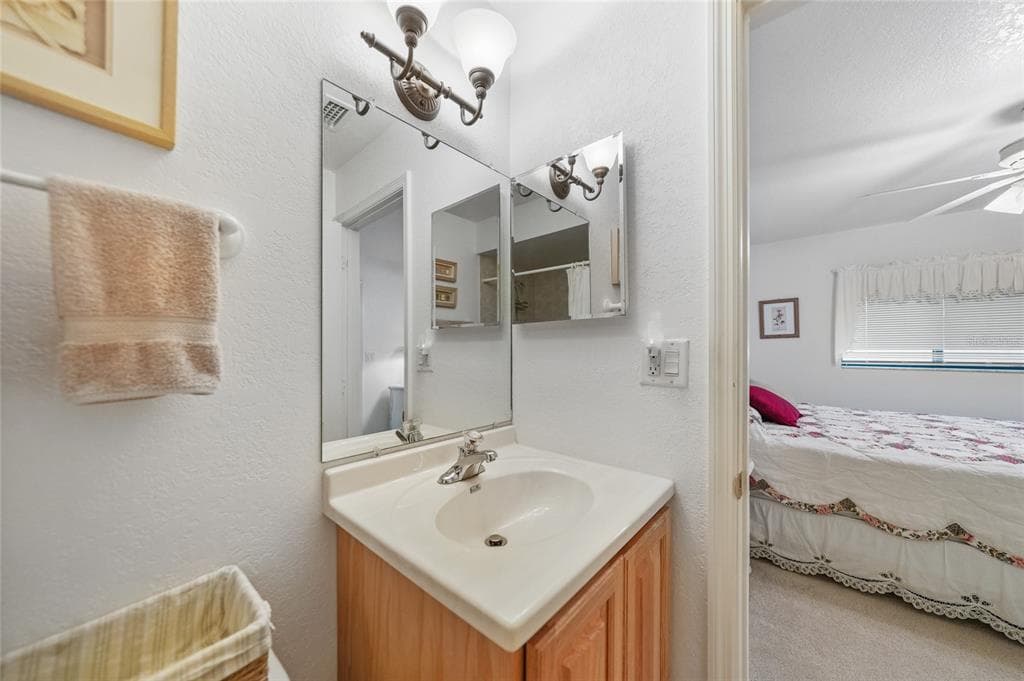 25225 RAMPART BOULEVARD 1607 photo 20