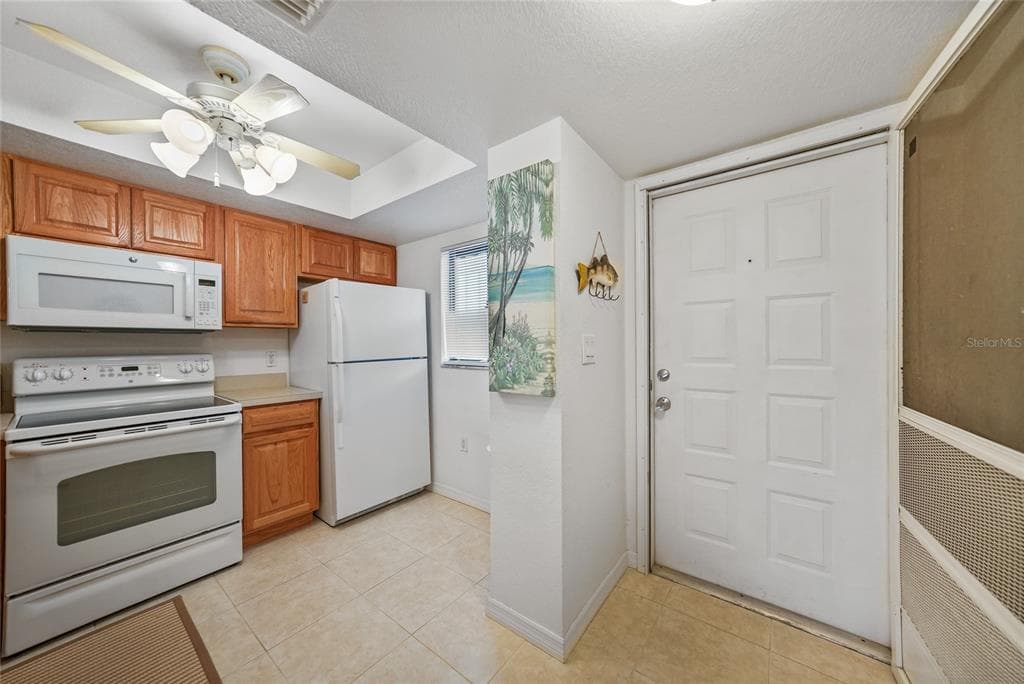 25225 RAMPART BOULEVARD 1607 photo 4