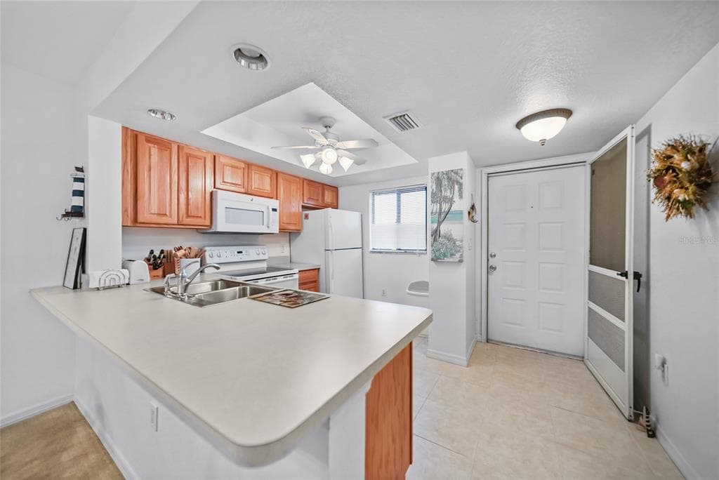 25225 RAMPART BOULEVARD 1607 photo 8
