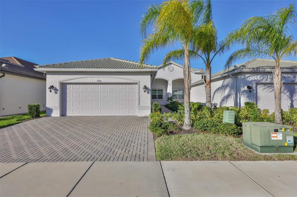 4906 AVILA LAKES DRIVE photo 2