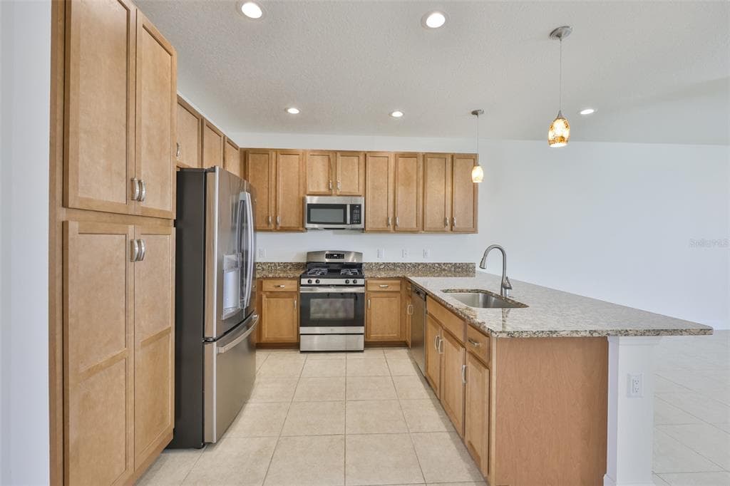 4906 AVILA LAKES DRIVE photo 6
