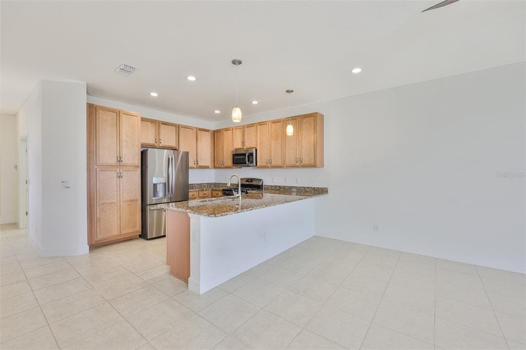 4906 AVILA LAKES DRIVE photo 10