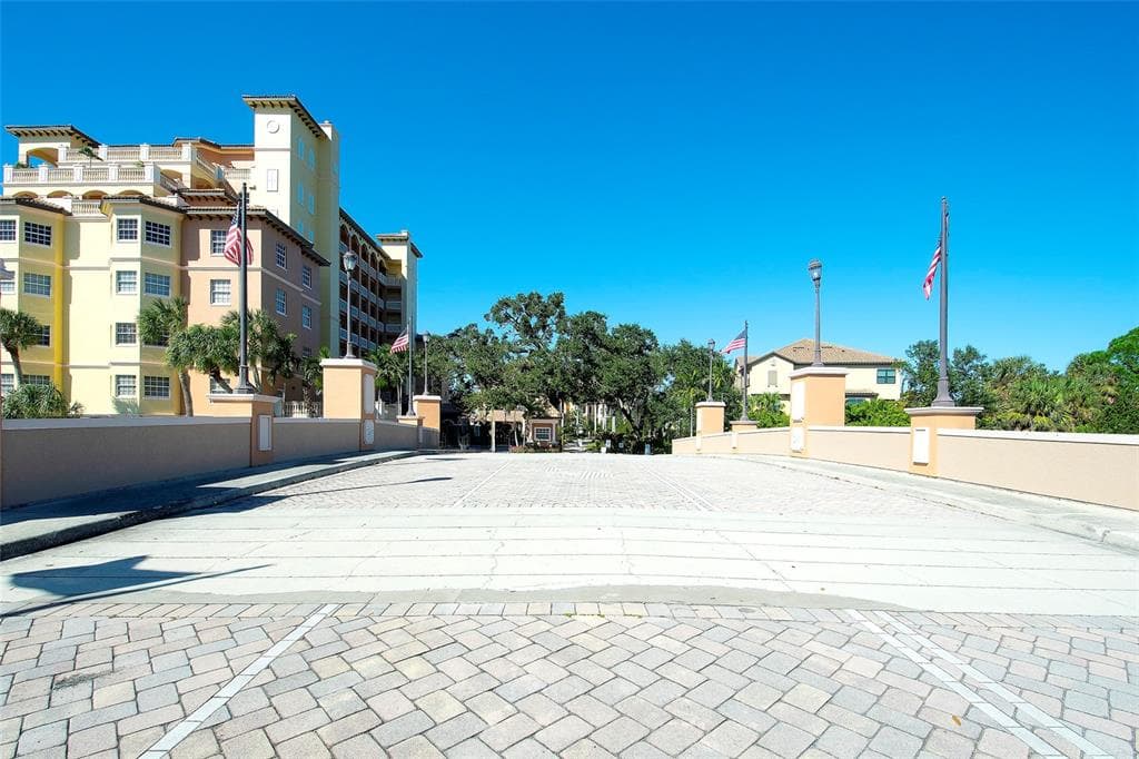 1921 MONTE CARLO DRIVE 603 photo 2