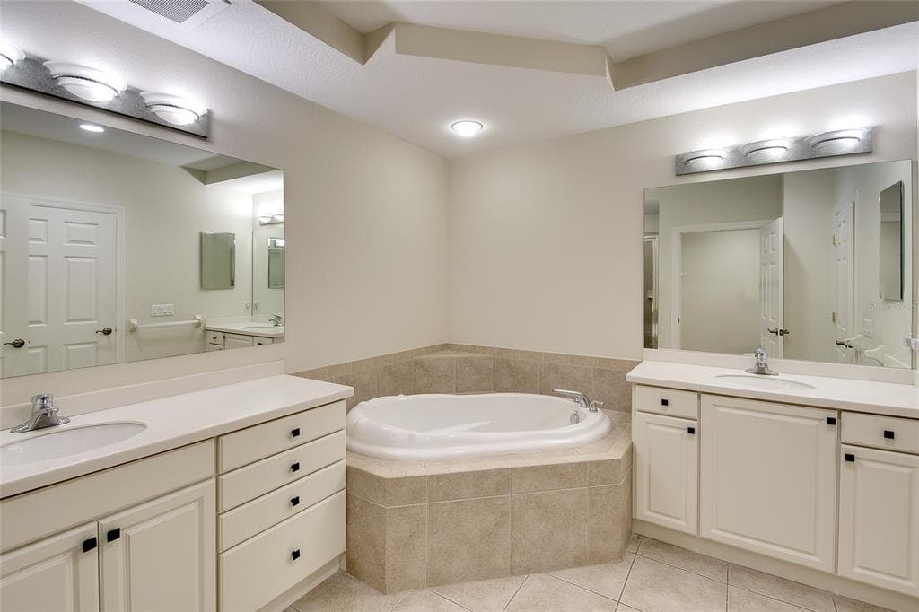 1921 MONTE CARLO DRIVE 603 photo 12