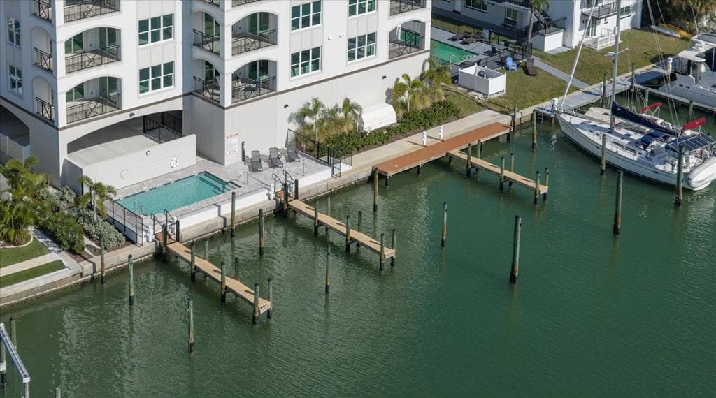 211 DOLPHIN POINT 2 photo 5