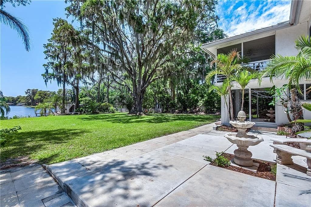 18620 WAYNE ROAD photo 12