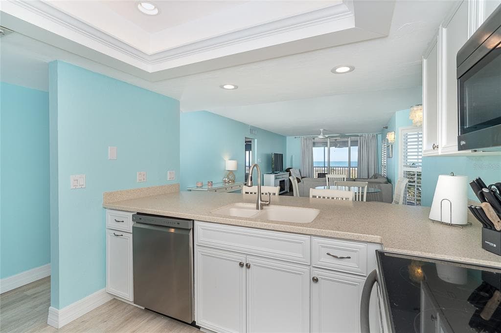 7466 PALM ISLAND DRIVE 2911 photo 8
