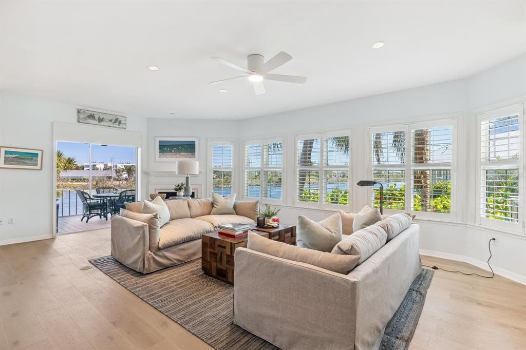 45 SEAWATCH LAKE DRIVE photo 3
