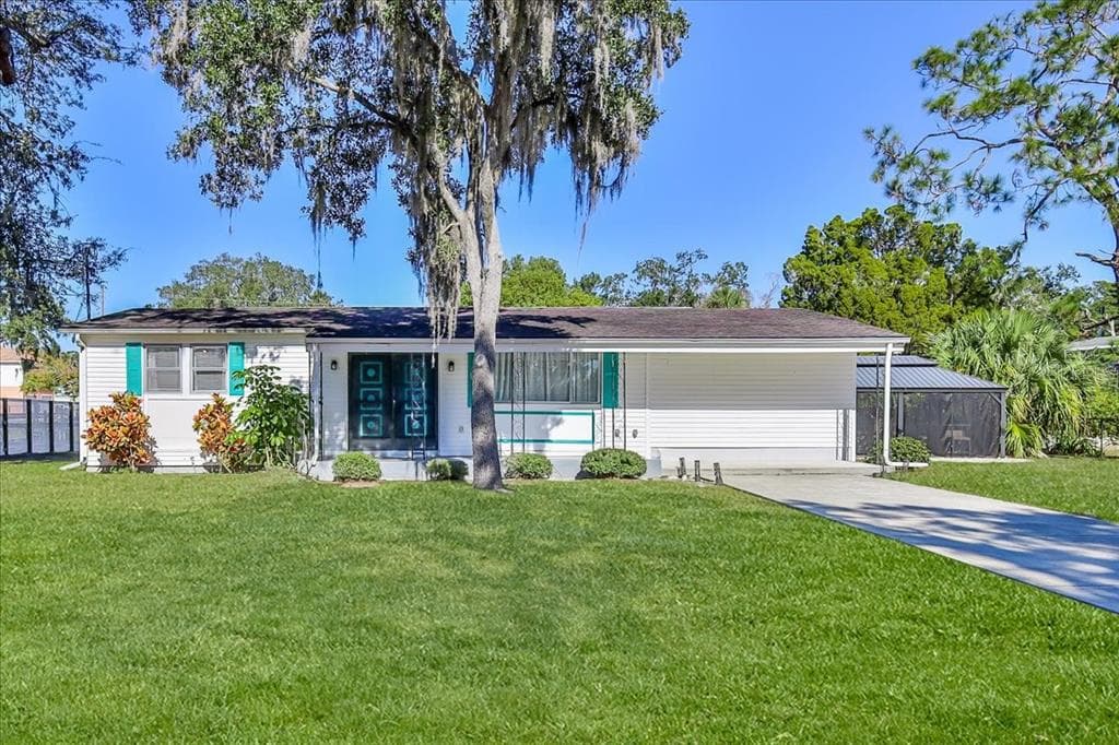5261 CIRCLE DRIVE photo 13