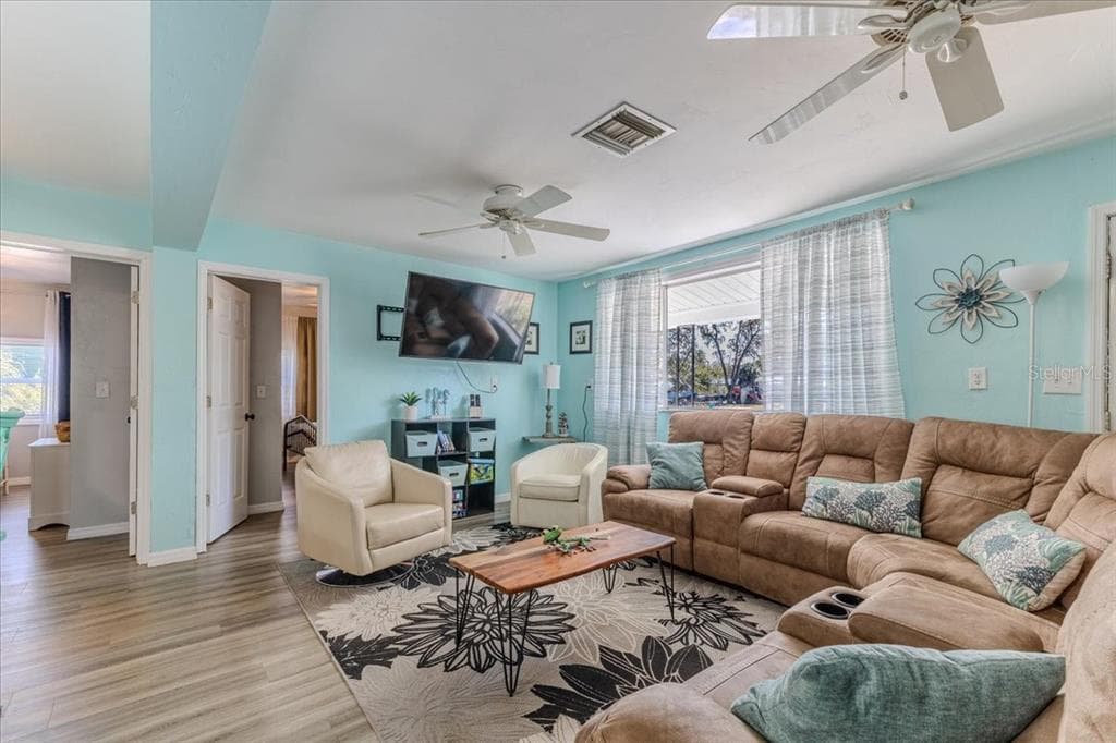 5261 CIRCLE DRIVE photo 18