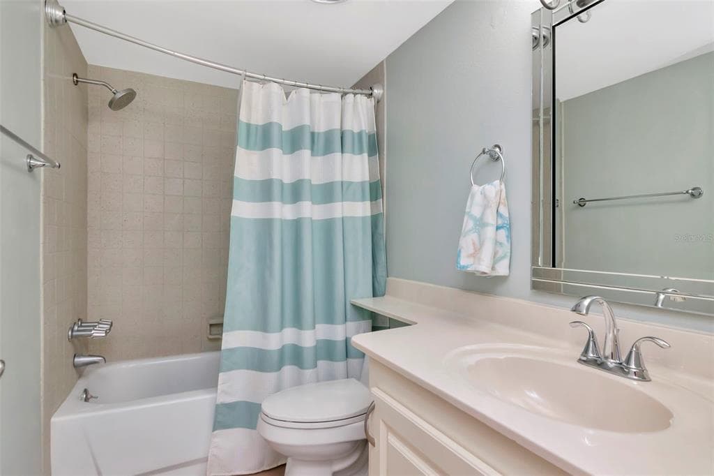 17580 GULF BOULEVARD 403 photo 16