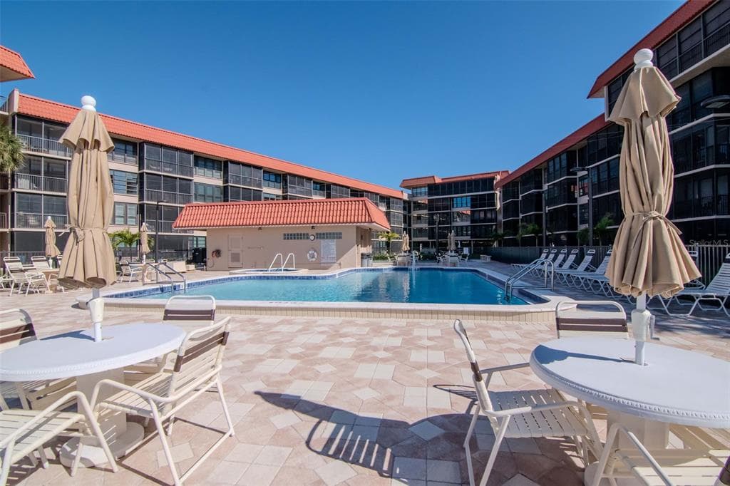 17580 GULF BOULEVARD 403 photo 22
