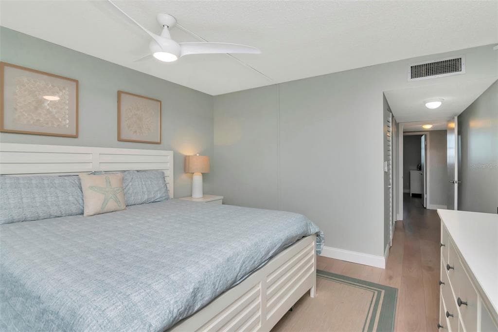 17580 GULF BOULEVARD 403 photo 15