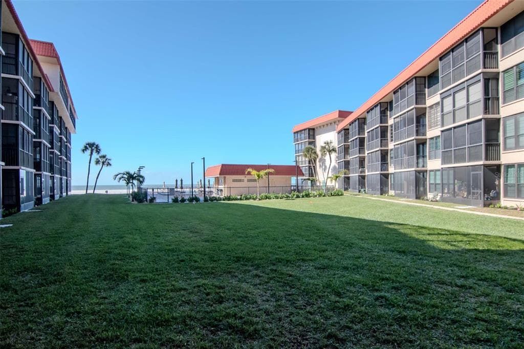 17580 GULF BOULEVARD 403 photo 21