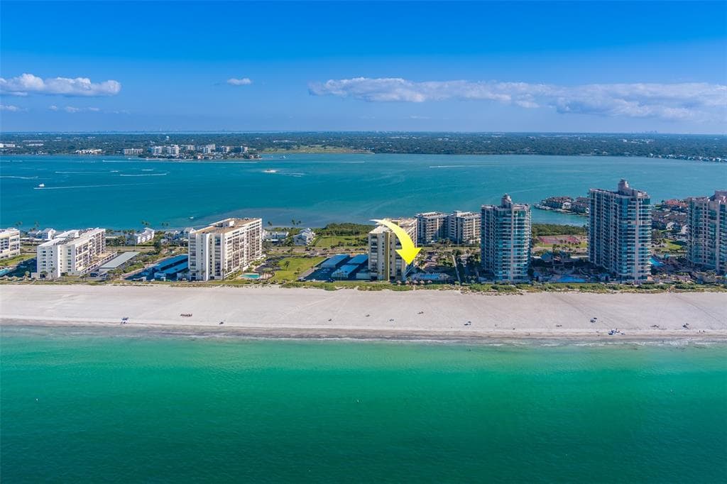 1480 GULF BOULEVARD 201 photo 2