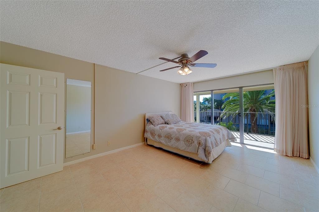 1480 GULF BOULEVARD 201 photo 22