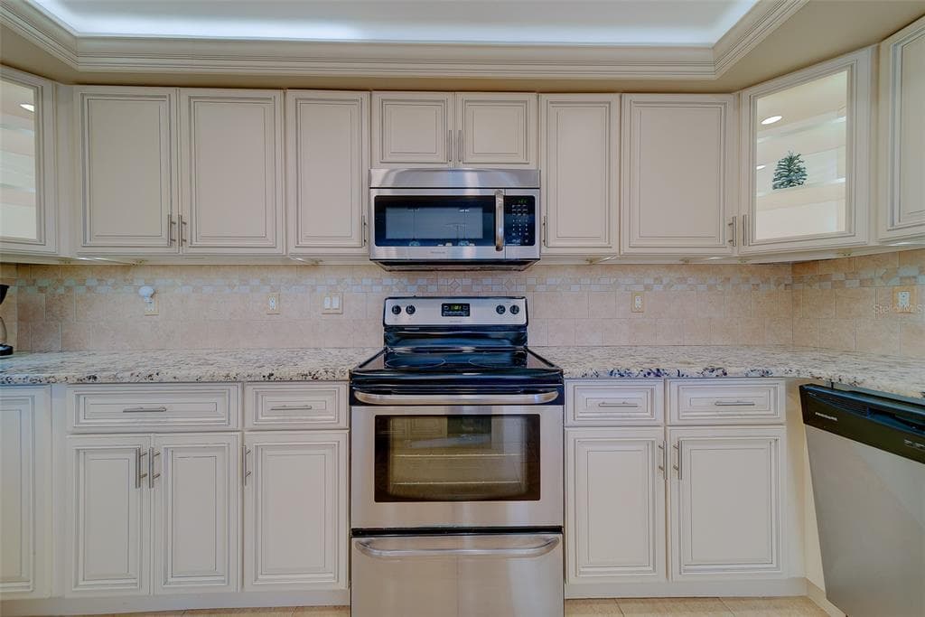 1480 GULF BOULEVARD 201 photo 20