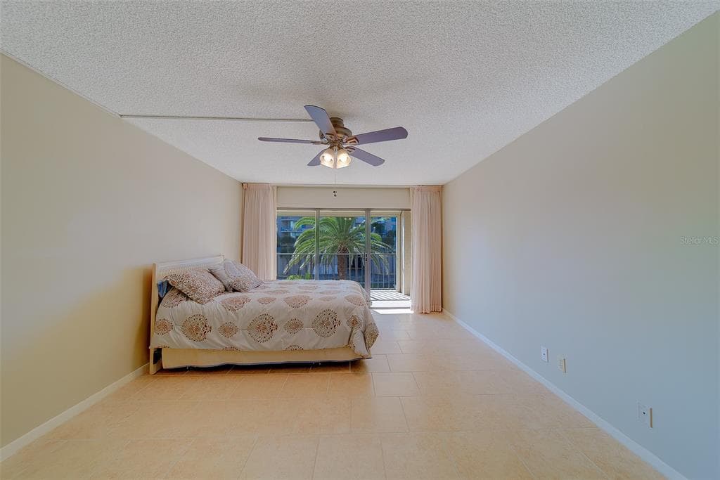 1480 GULF BOULEVARD 201 photo 24