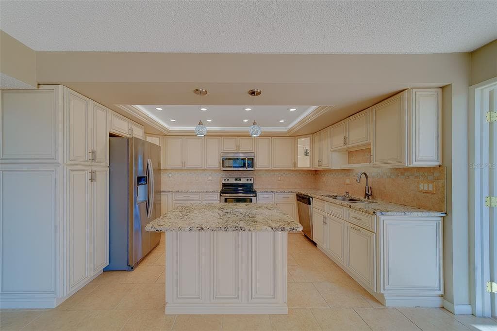 1480 GULF BOULEVARD 201 photo 15