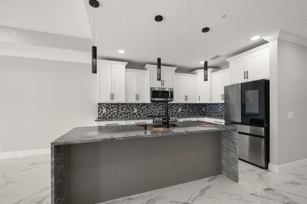 211 DOLPHIN POINT 301 photo 13