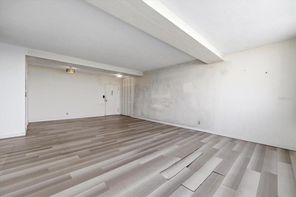 31 ISLAND WAY 1205 photo 17