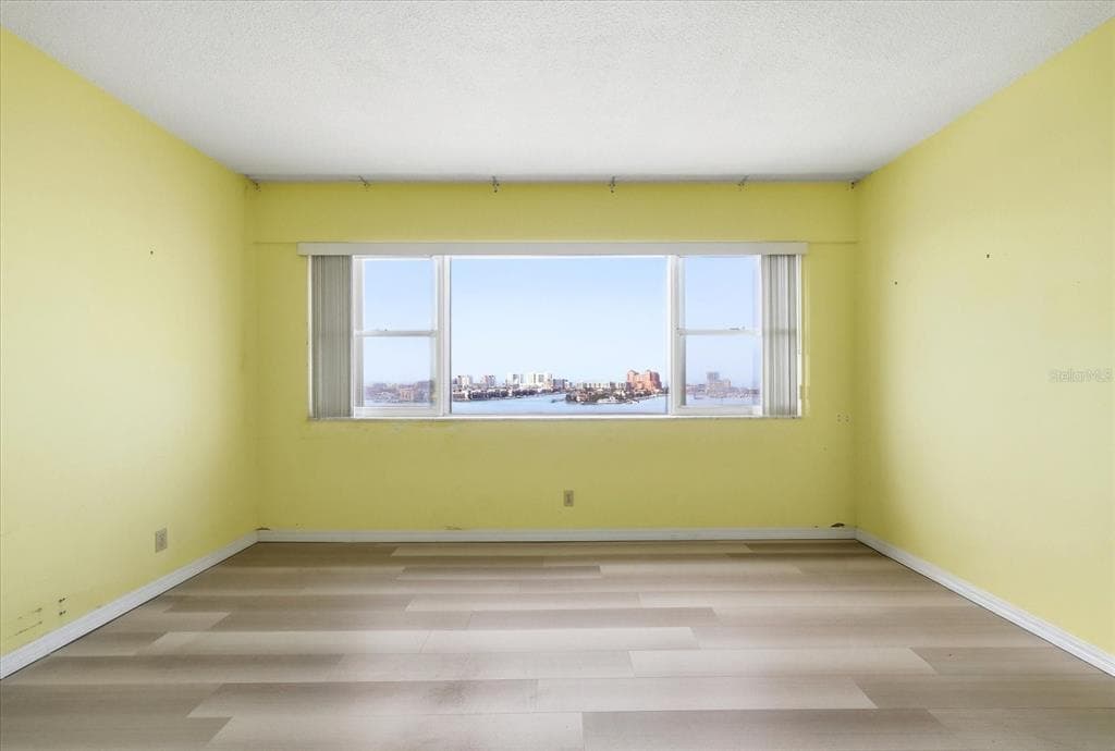 31 ISLAND WAY 1205 photo 22