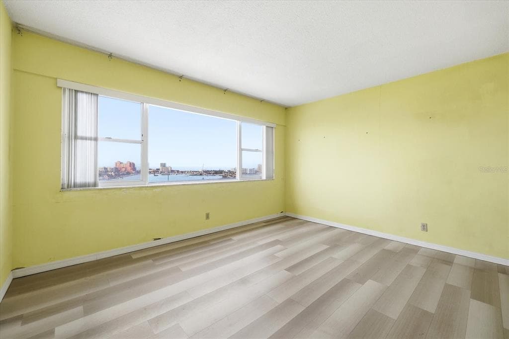 31 ISLAND WAY 1205 photo 21