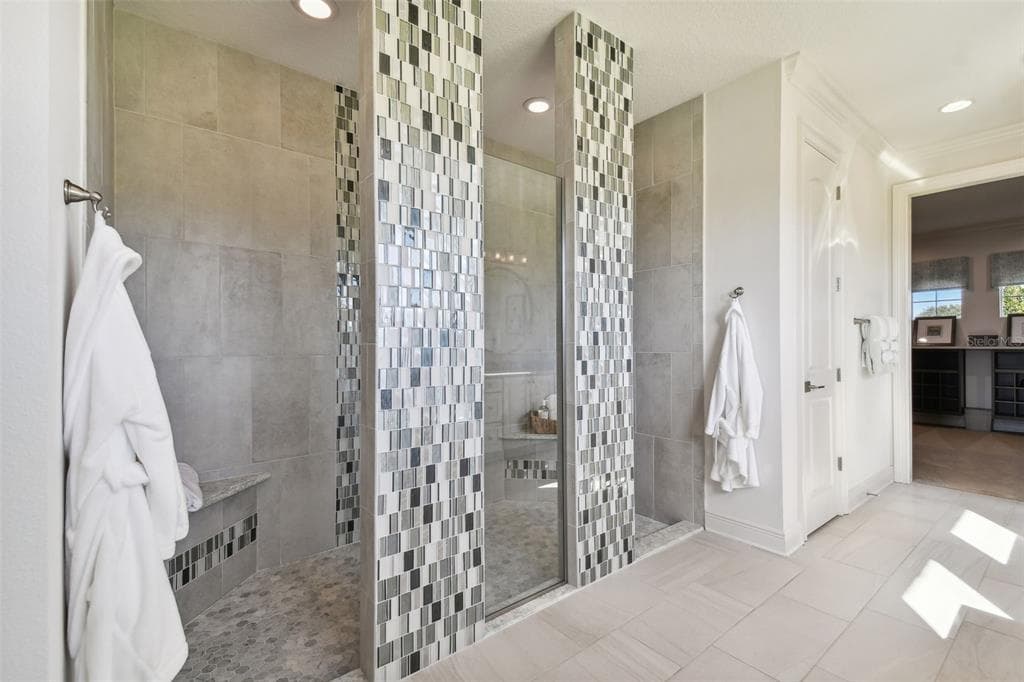 5333 LAKE VENICE DRIVE photo 17