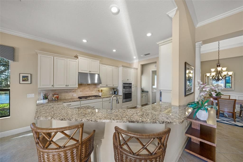 7108 CALLANDER COVE photo 12