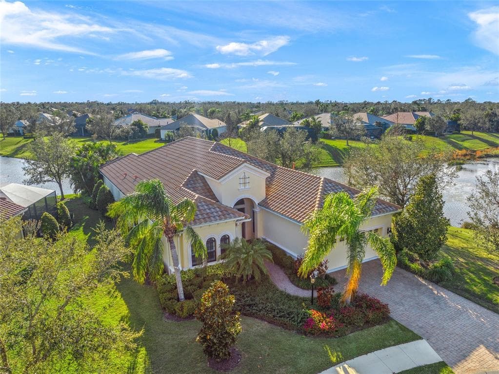 7108 CALLANDER COVE photo 1