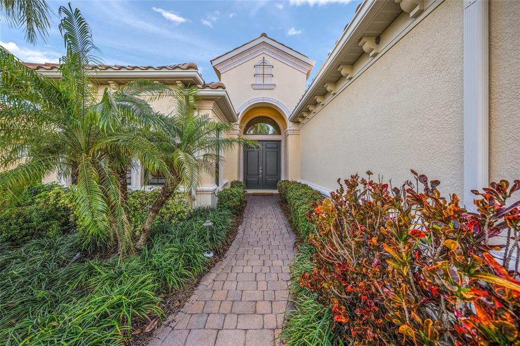 7108 CALLANDER COVE photo 5