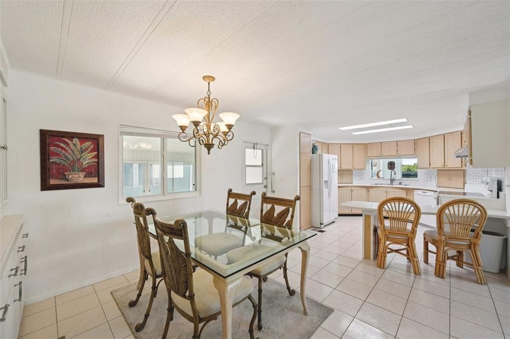 156 MARTINIQUE ROAD photo 8