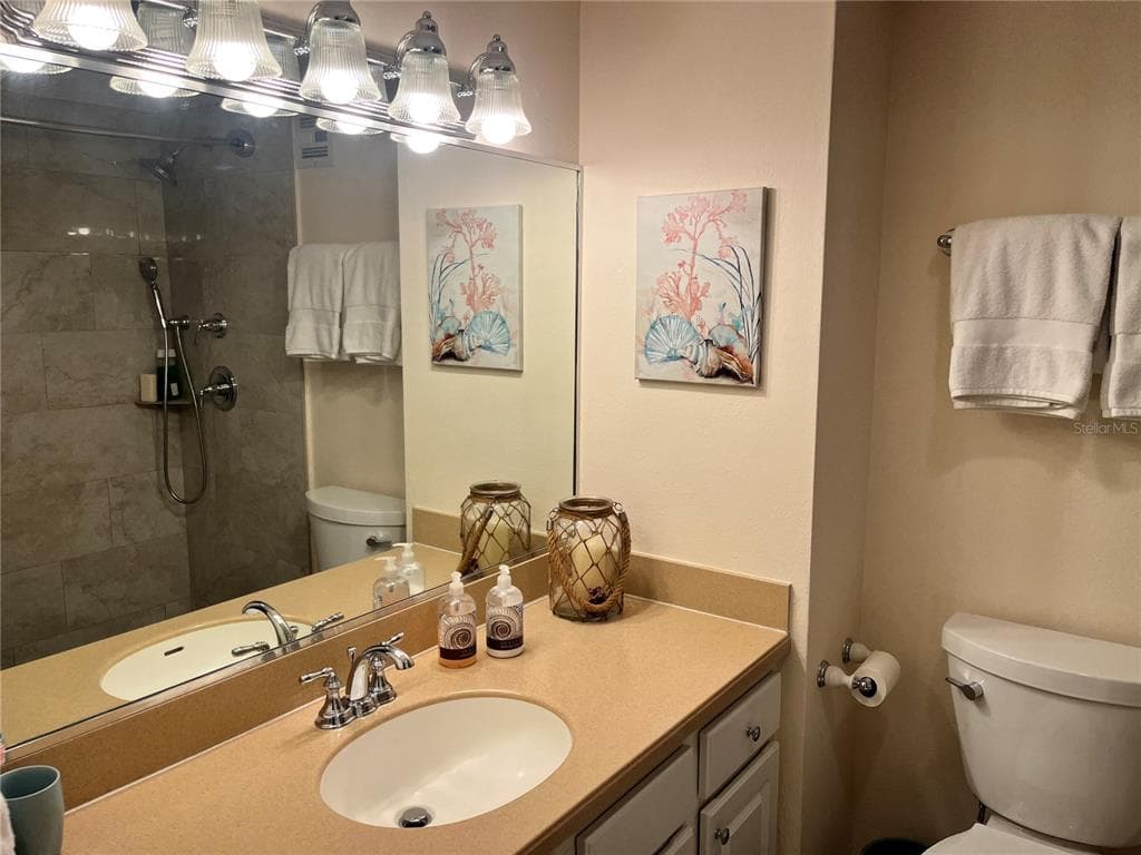 880 MANDALAY AVENUE S806 photo 23