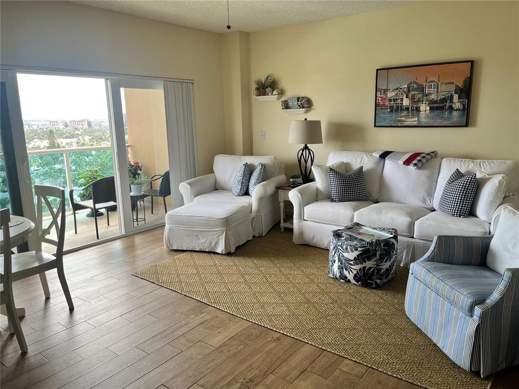880 MANDALAY AVENUE S806 photo 8