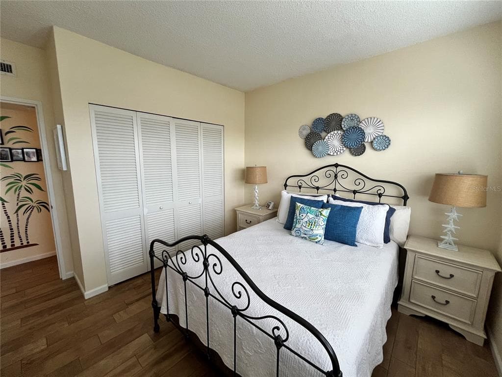 880 MANDALAY AVENUE S806 photo 21