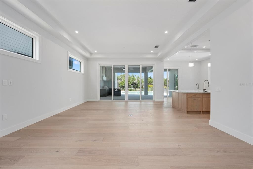 533 VENICE LANE photo 10