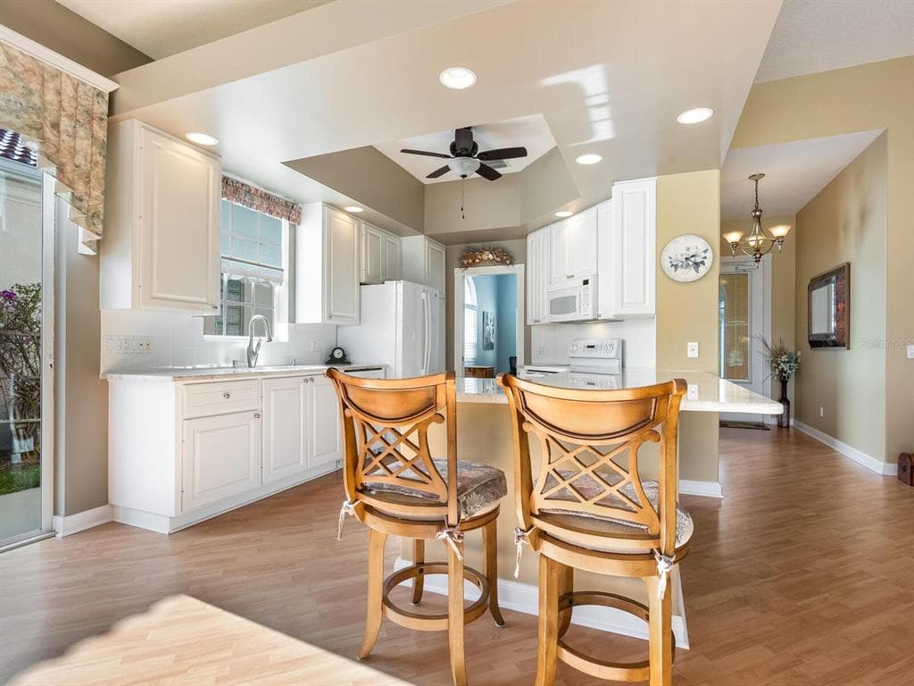 7675 ULIVA WAY photo 10