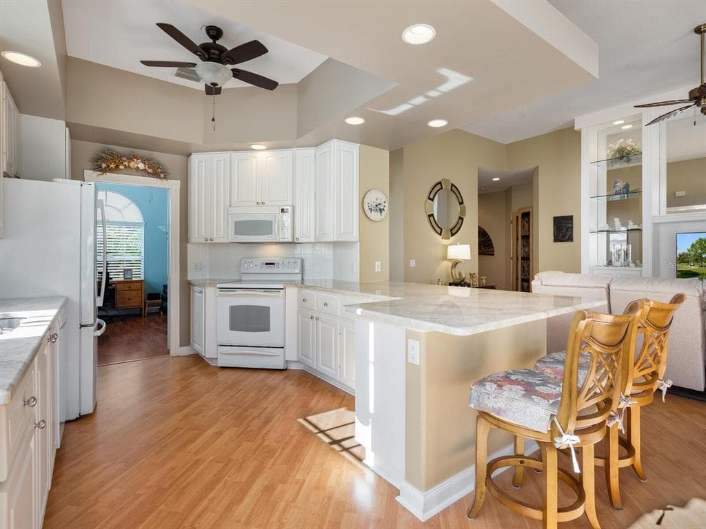 7675 ULIVA WAY photo 11