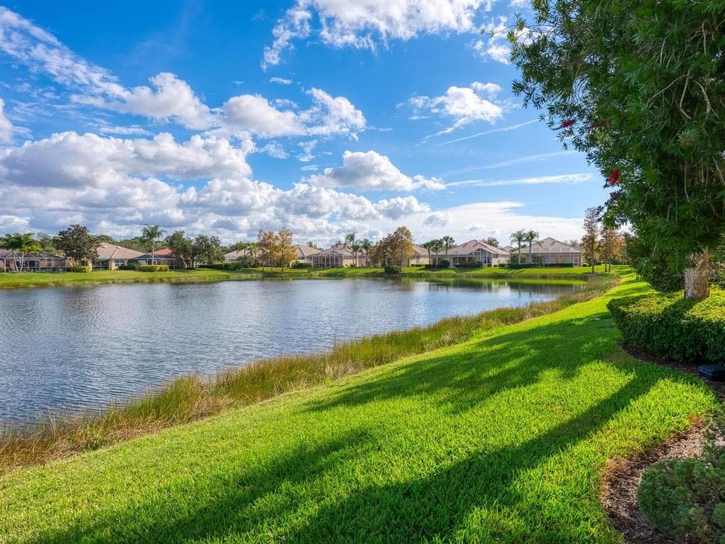 7675 ULIVA WAY photo 4